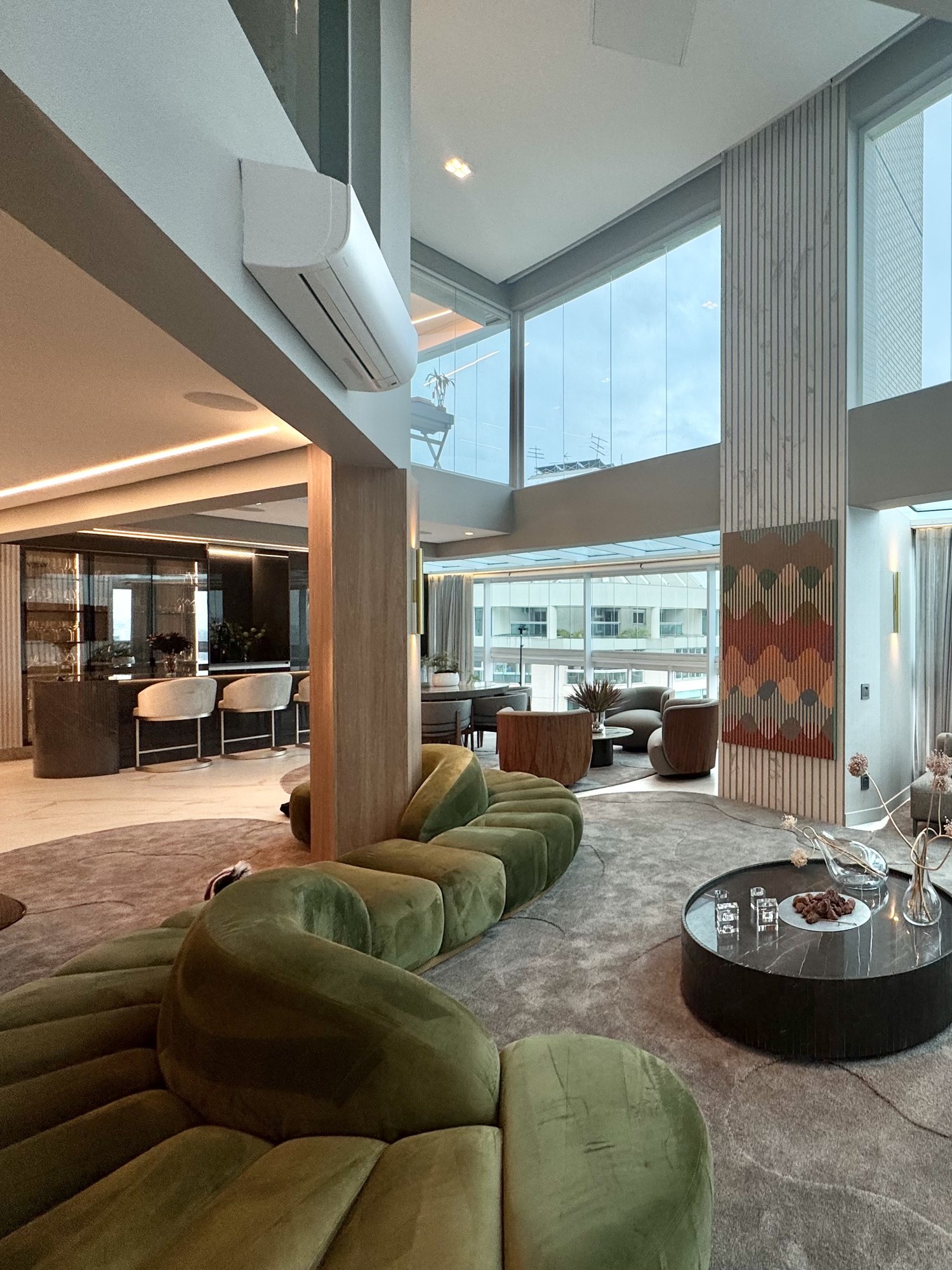 Cobertura Florida Penthouses com pé-direito duplo